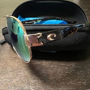 Costa Del Mar South Point Sunglasses gold/tortoise frame green mirror 580p